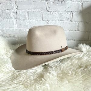 Akubra kiandra felt tan hat